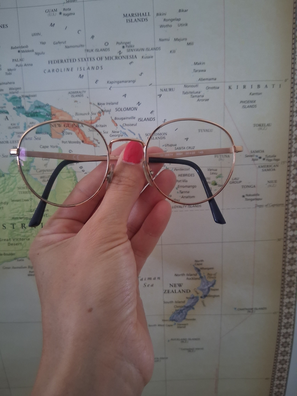 Ray-Ban Rose Gold Round Metal Glasses with Black Temples